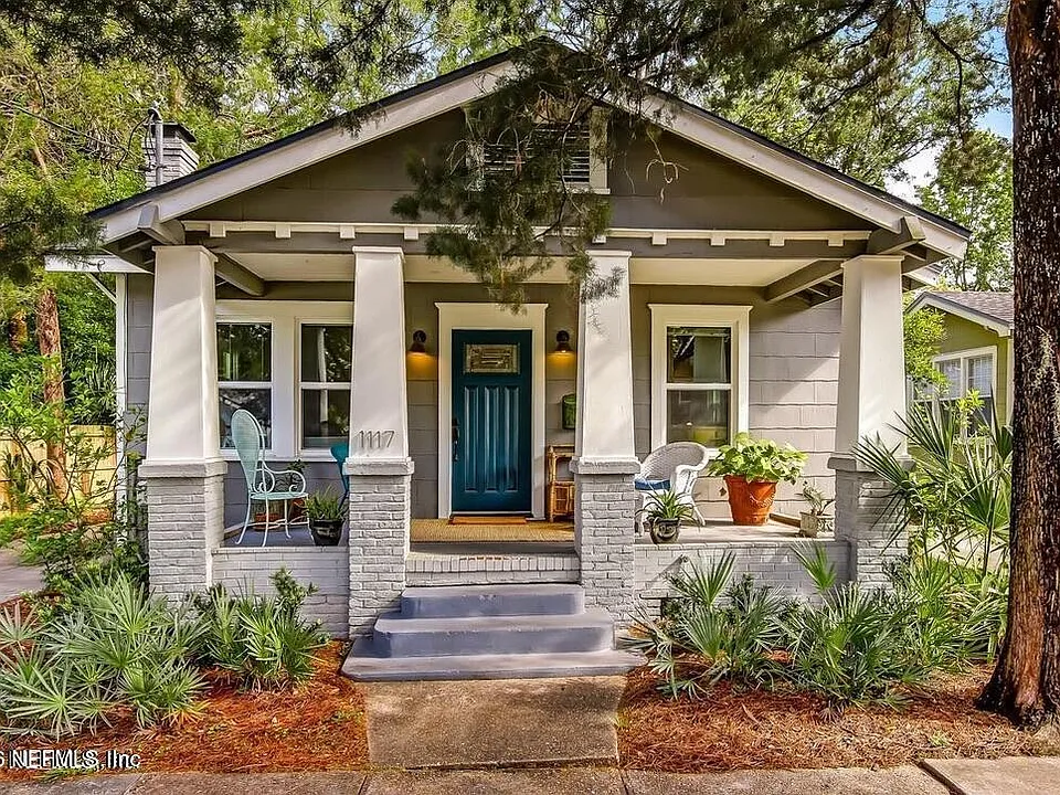 1117 Cedar St