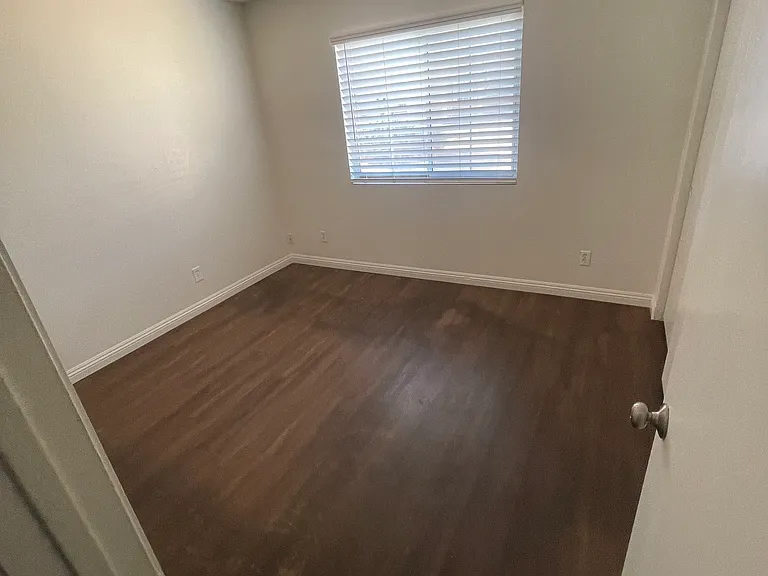 4658 Tracylynn Ln #B — Photo 11