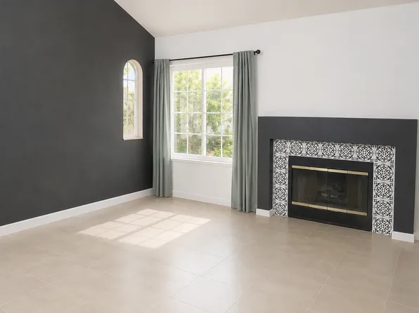 750 Breeze Hill Rd APT 130, Vista, CA 92081