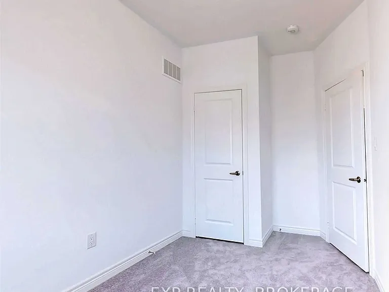 4 Haymarket Dr — Photo 15