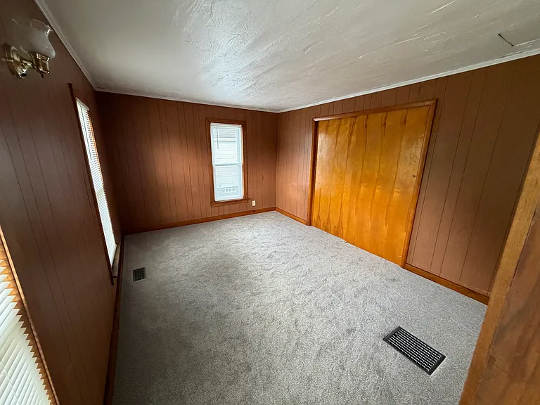211 Orchard St — Photo 6
