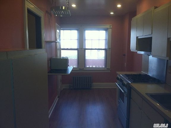 5th image of 11586 222nd St