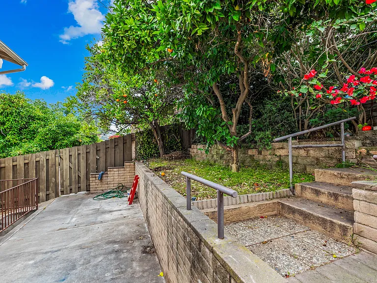 8766 Glenira Ave — Photo 23