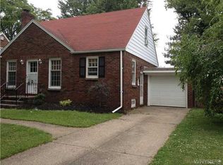 18 Briarcliff Rd, Cheektowaga, NY 14225