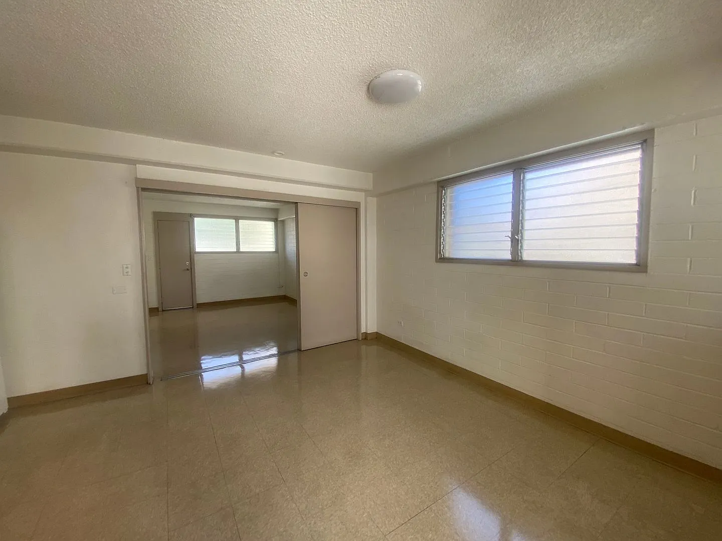 2428 Koa Avenue — Photo 3
