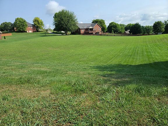 2nd image of 653 River Run Dr