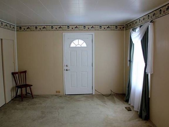 4th image of 131 Chestnut St