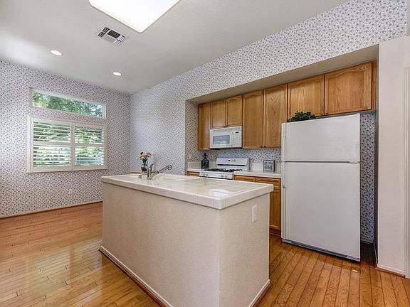 2nd image of 3613 Grand Point Ln