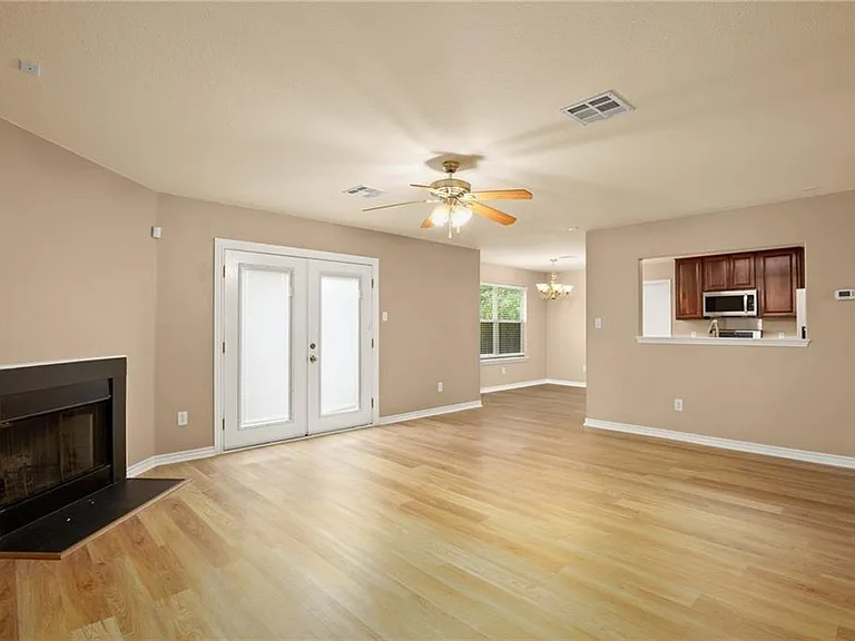 2204 Cottontail Dr — Photo 5