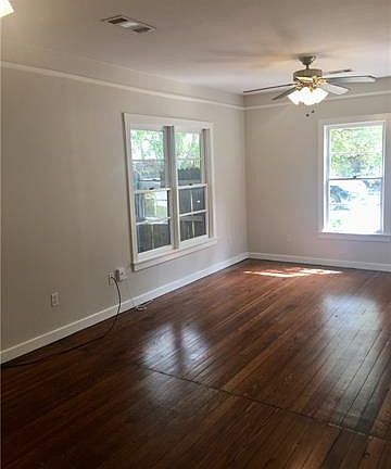 5th image of 701 Oak St