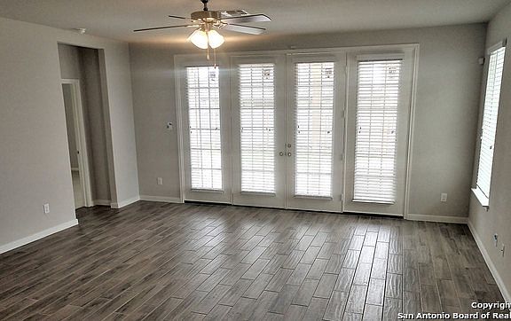 3rd image of 916 Cypress Ml