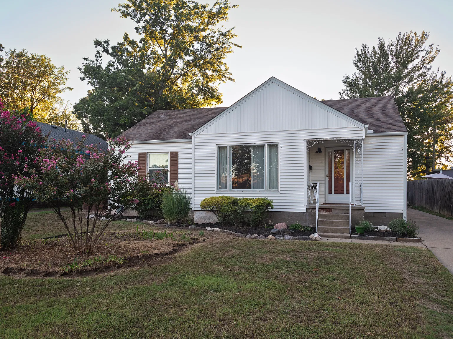 3 bed, 1223 sqft, $1,500 — Photo 1