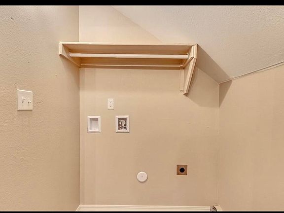 4th image of 1413 E Nevada Ave