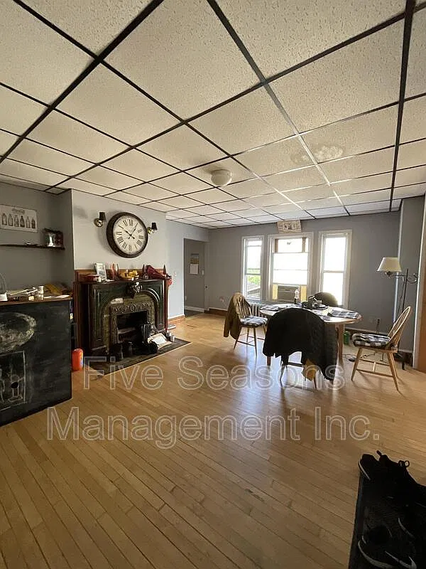 311 S Union St — Photo 4