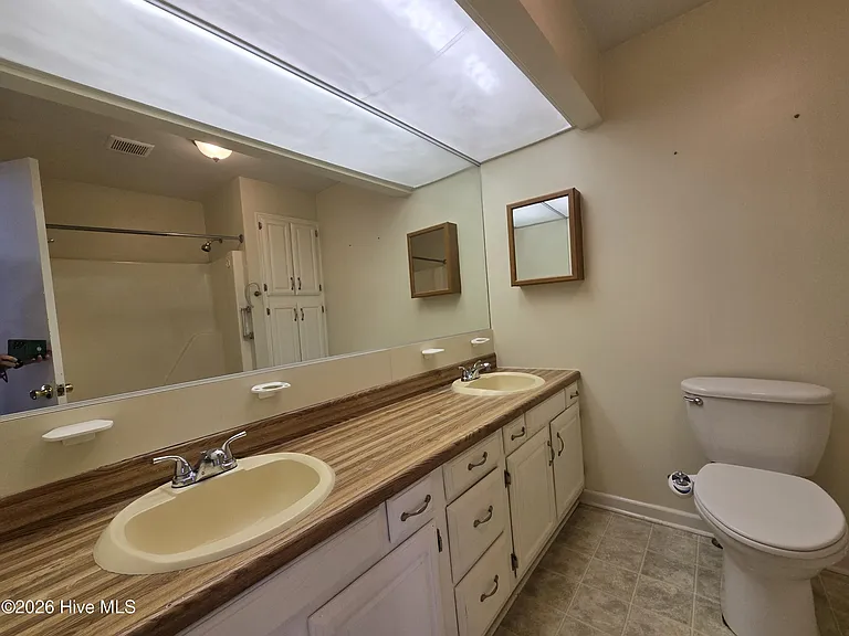 1221 Riverside Ave #404 — Photo 7