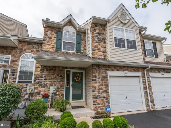 586 Harrington Ct, Harleysville, PA 19438