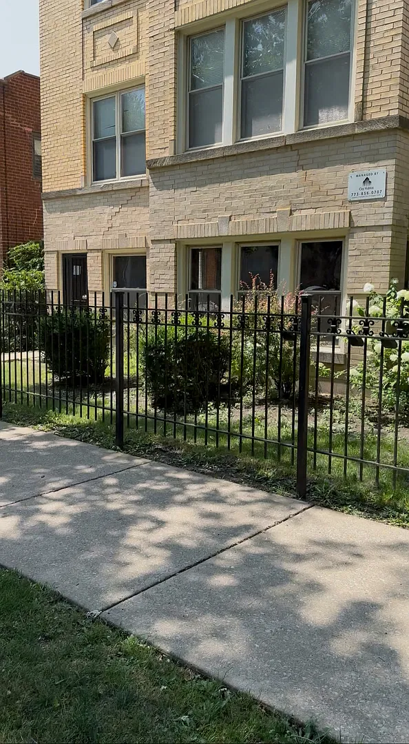 1 bed, 1000 sqft, $1,999 — Photo 1
