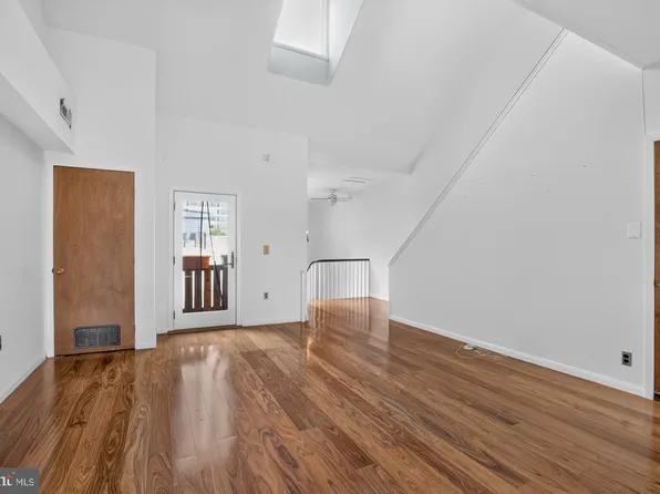 540 N 4th St APT E, Philadelphia, PA 19123
