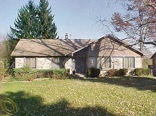 5051 Kenicott Trl, Brighton, MI 48114