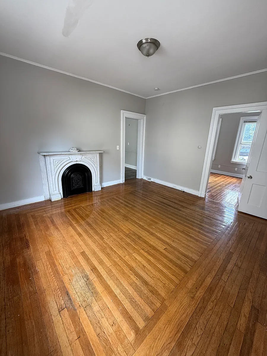 Building Photo - 57 William St #1