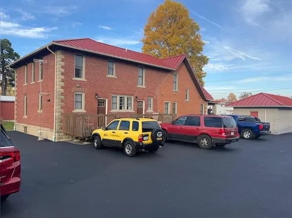 1002 S Wayne St, Angola, IN 46703