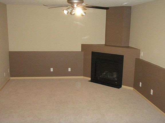 5th image of 16001 Robin Dr