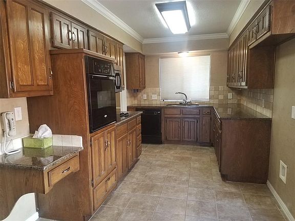 2nd image of 2725 Whispering Trail Cir