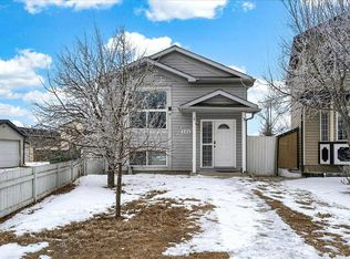 246 E Martinvalley Mews NE, Calgary, AB T3J 4W3