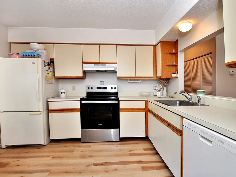 30 Simsbury Lndg #30 — Photo 29