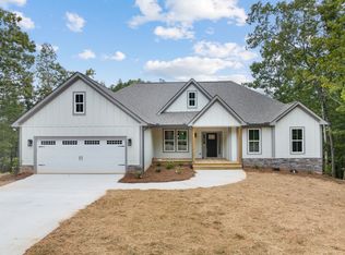 35 Chimney Ln, Cleveland, GA 30528