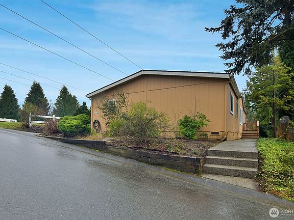 3rd image of 12611 NE 197th Street