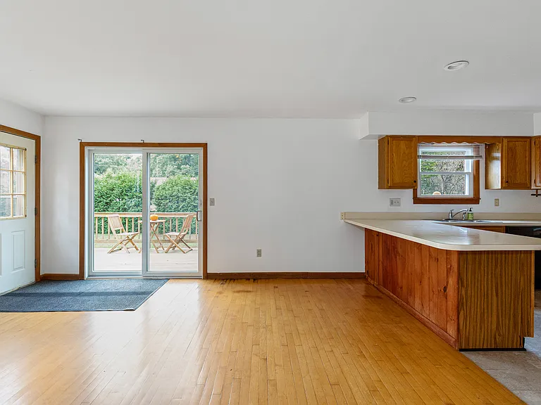 250 Grey Birch Dr — Photo 5