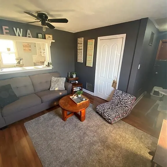 5858 Wyandotte St E #UPPER FRONT — Photo 7