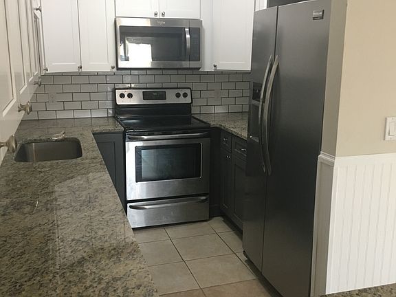 2nd image of 215 Arricola Ave