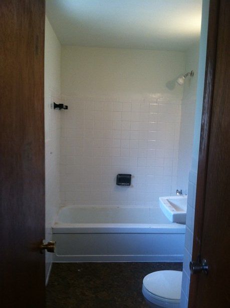 1st image of 922 Linden Ave APT A