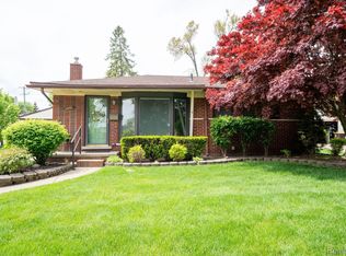 2450 Sherwood St, Trenton, MI