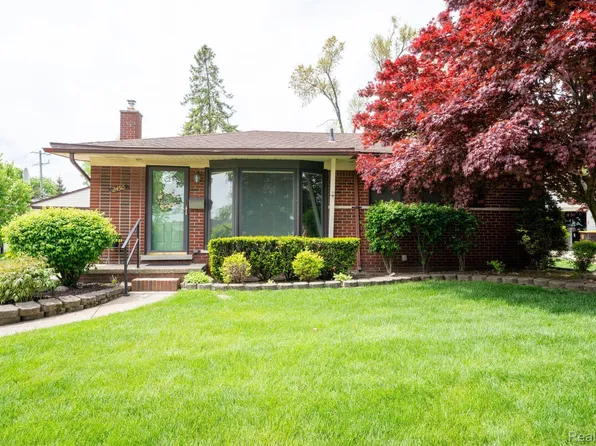 2450 Sherwood St, Trenton, MI 48183