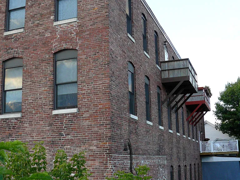 24 Pleasant St #3 — Photo 25