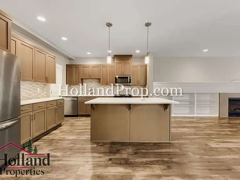131 NE 30th Ave — Photo 12