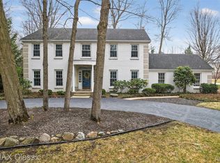 28873 Oak Point Dr, Farmington Hills, MI 48331