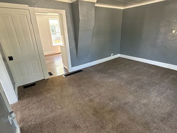 5th image of 304 S Wood St #2B