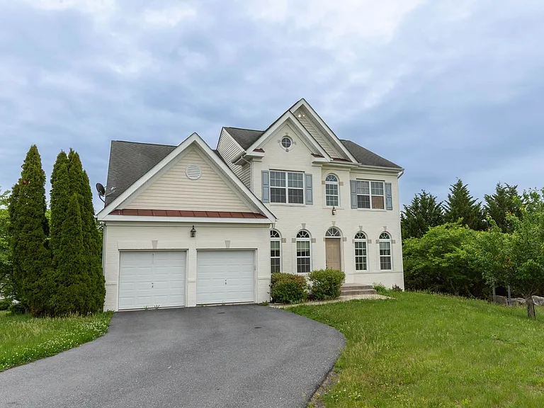 391 Sheerer Dr — Photo 2