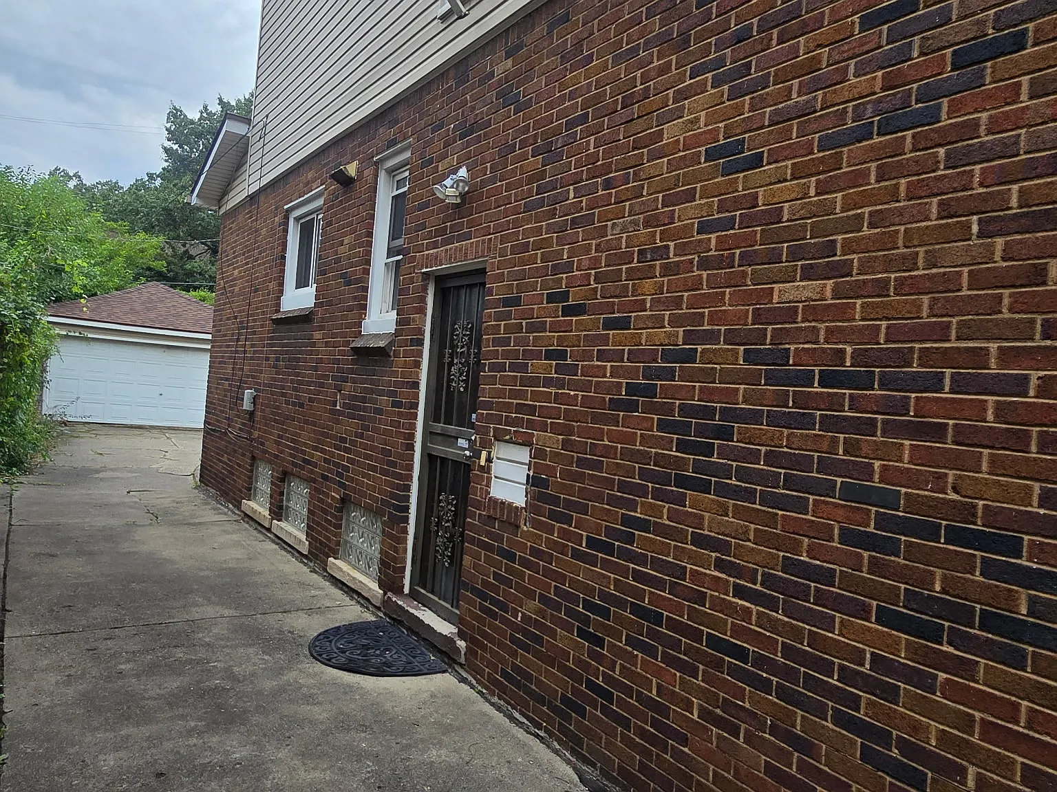 3 bed, 1950 sqft, $1,700 — Photo 3