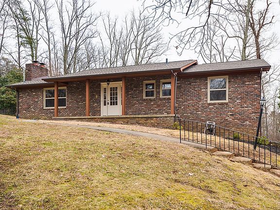 2nd image of 332 Essex Dr