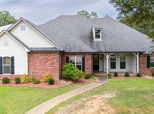 1208 Lesley Ln, Longview, TX 75604