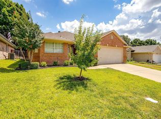 4216 Boulder Park Dr, Euless, TX 76040