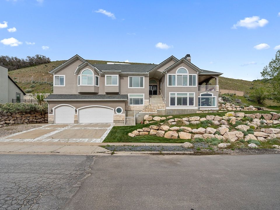 1st image of 708 N Eagleridge Dr