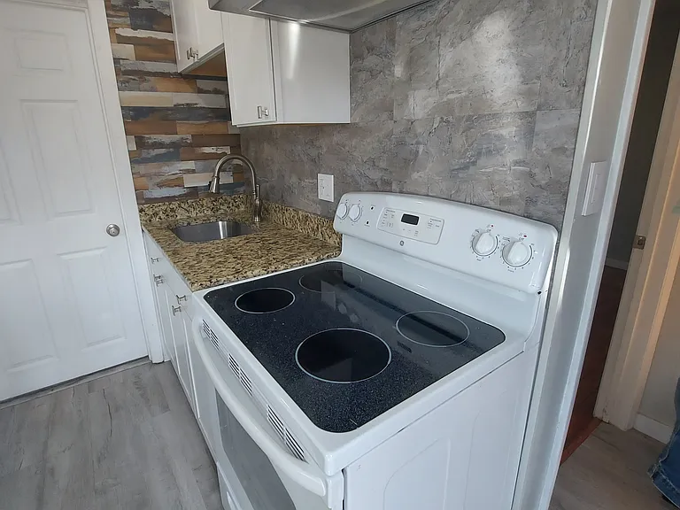 164 Main St #3 — Photo 3