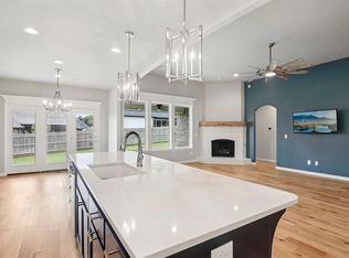 8216 Crew Ln, Edmond, OK 73034