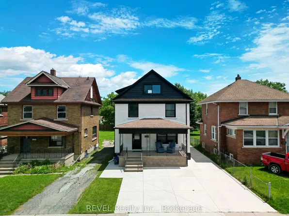 4830 4th Ave, Niagara Falls, ON L2E 4P1